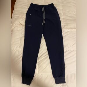 Figs Women’s Jogger Scrubs- Navy